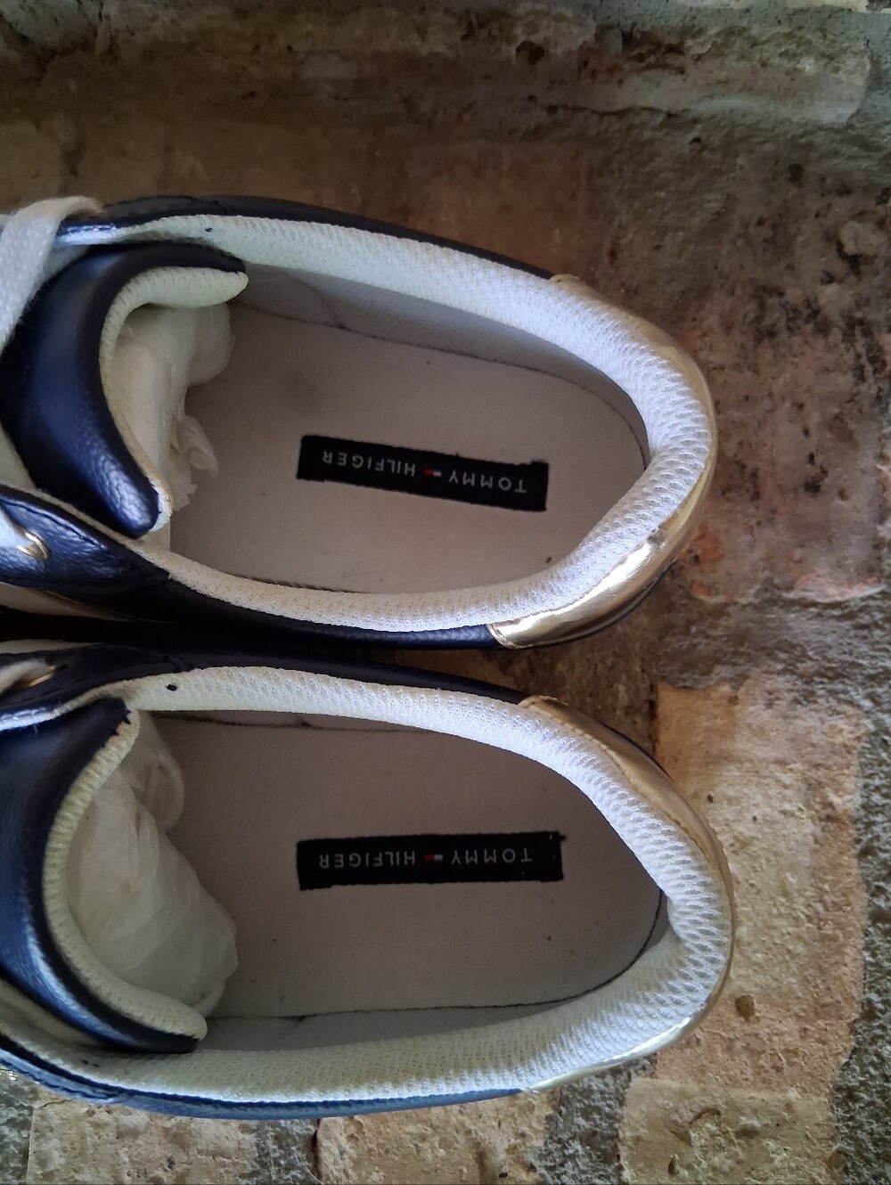 TOMMY HILFIGER FENTII DESIGNER LEATHER SNEAKERS SIZE 8.5 - Picture 6 of 8